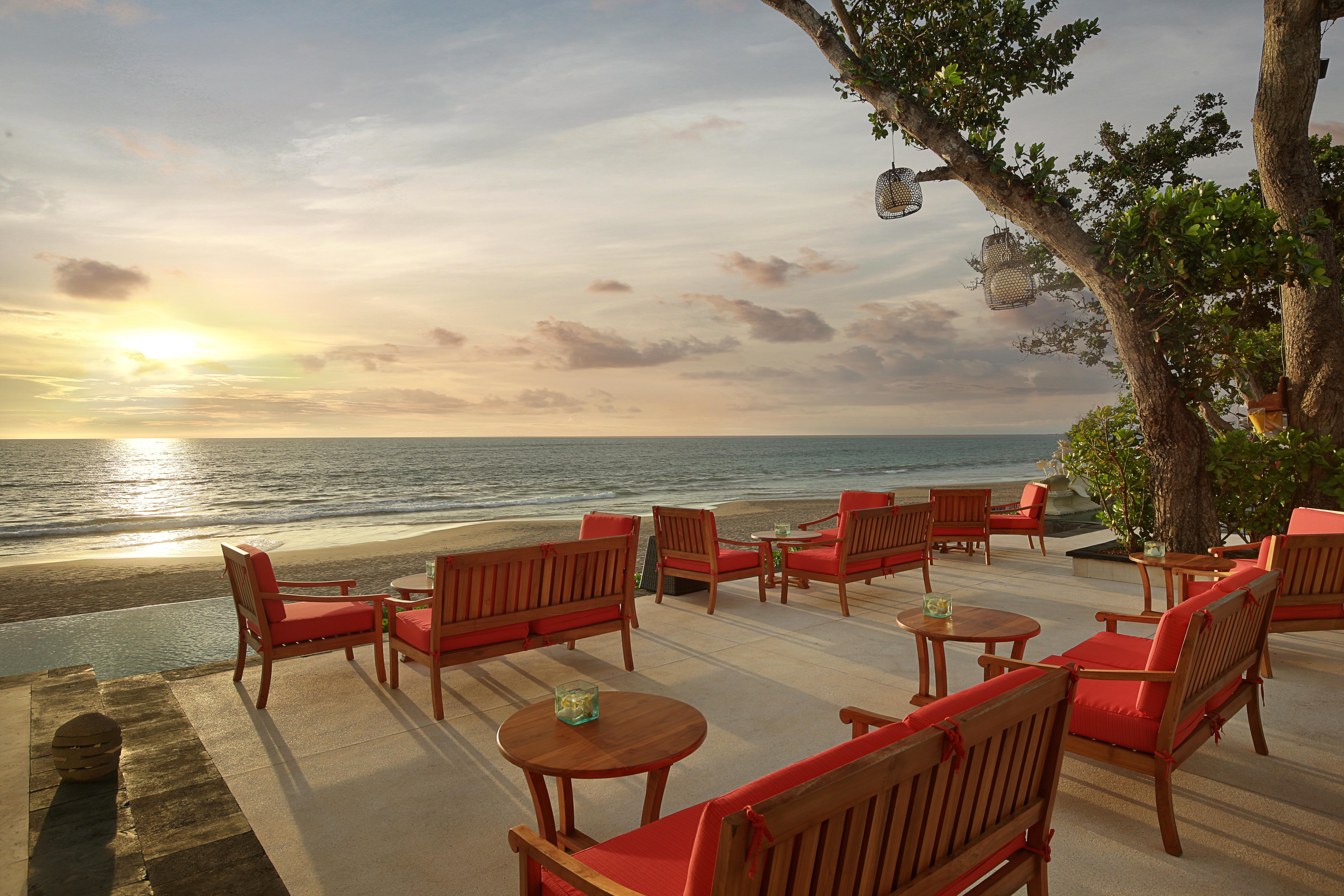 The Seminyak Beach Resort & Spa Екстер'єр фото Sunset at the beach