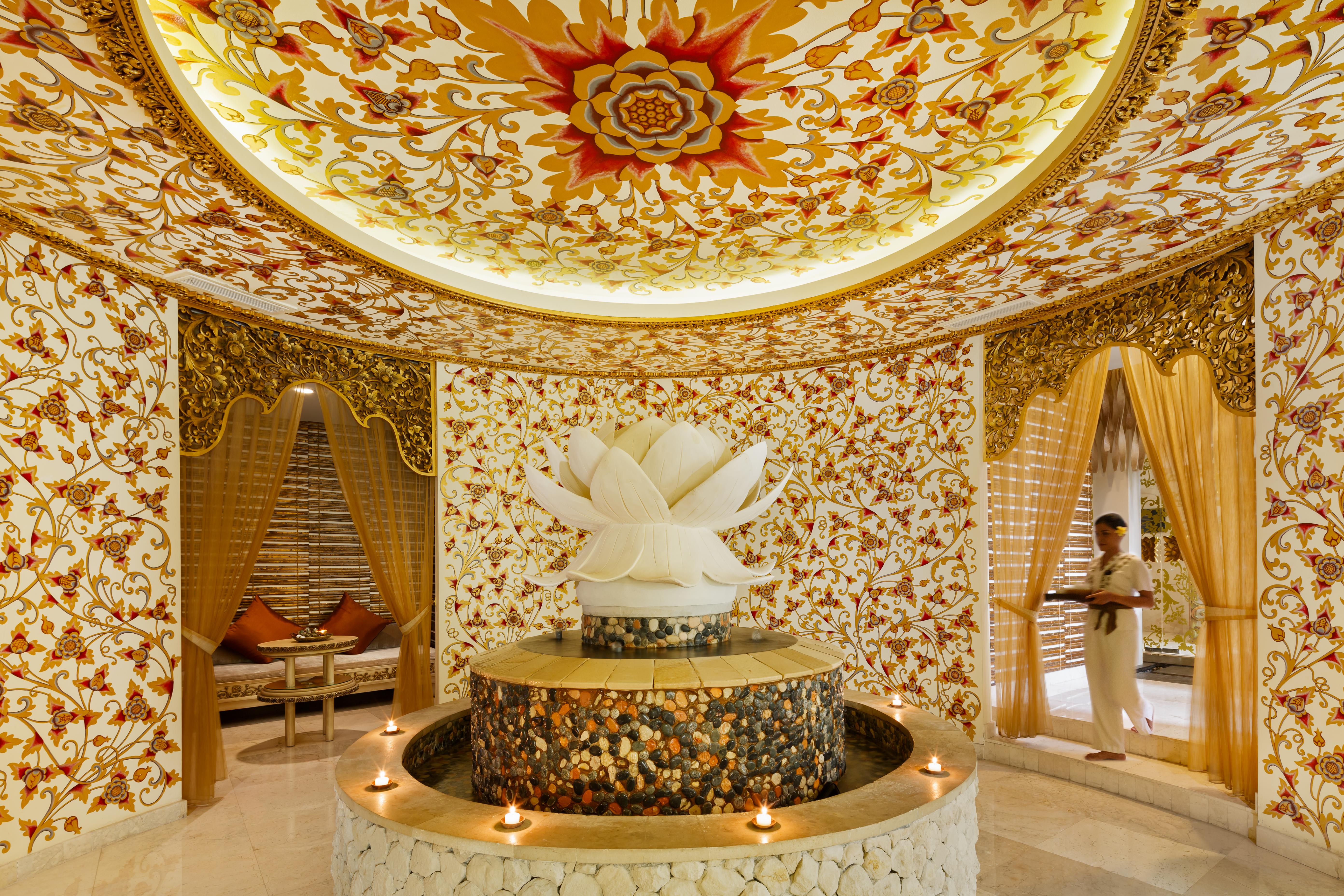 The Seminyak Beach Resort & Spa Екстер'єр фото The Royal Spa at The Royal Mirage
