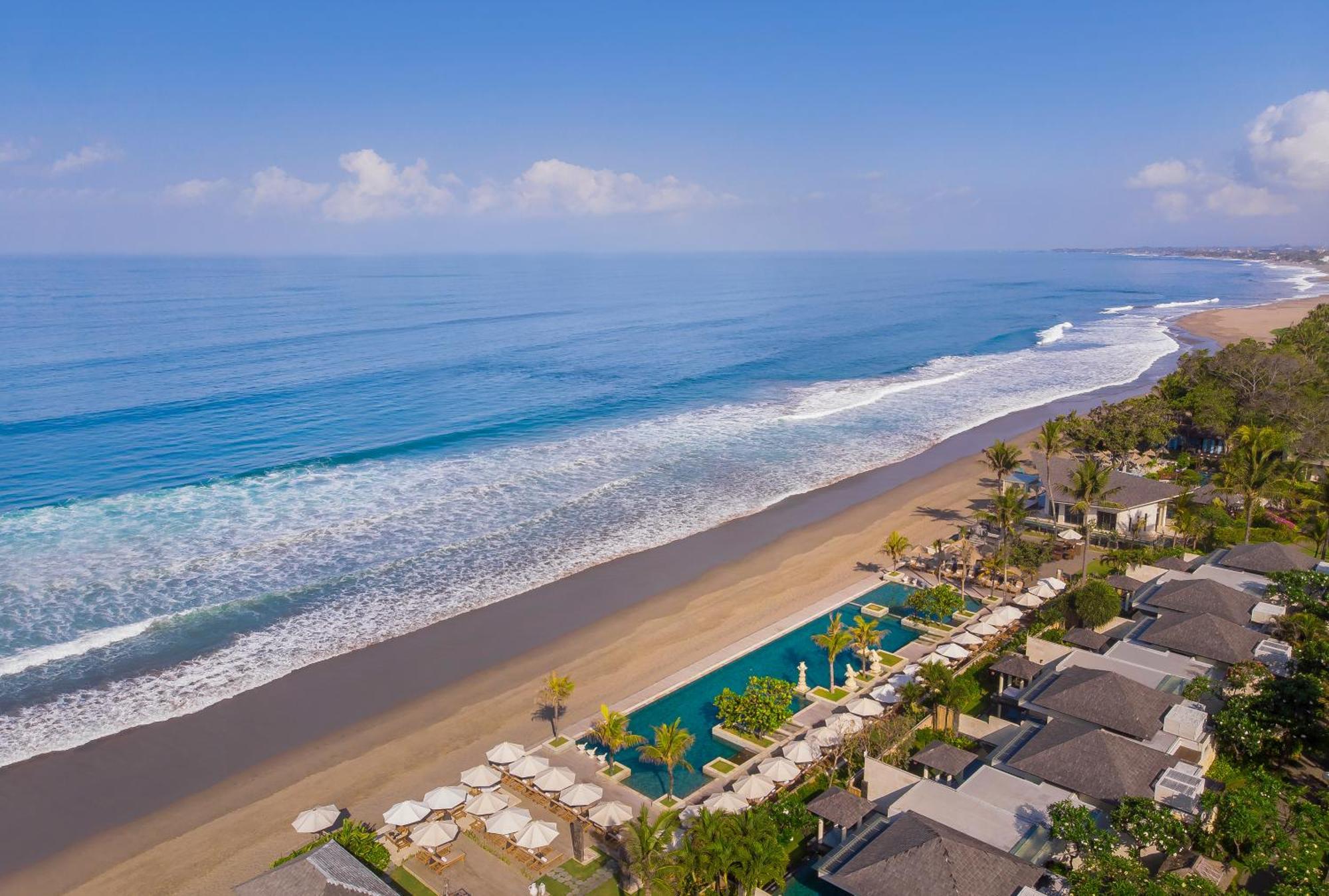 The Seminyak Beach Resort & Spa Екстер'єр фото Aerial view of the beach
