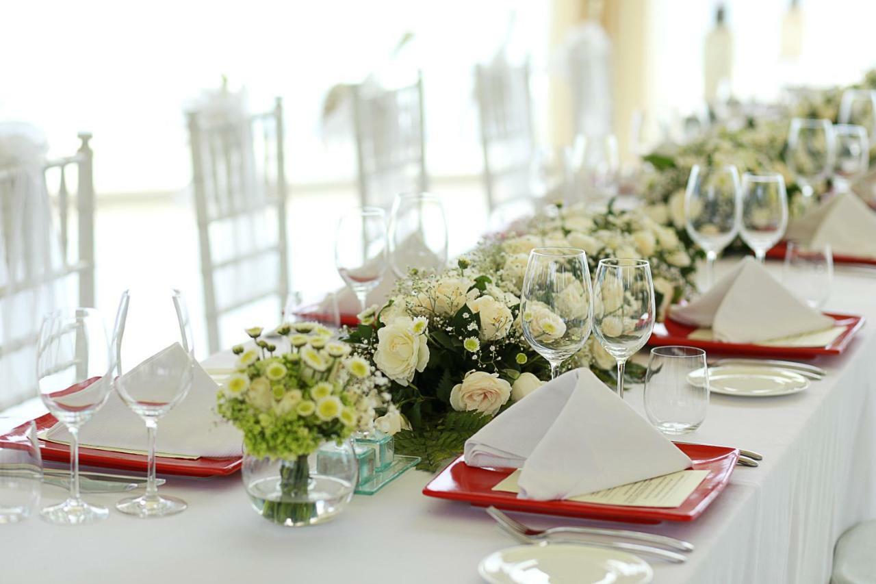 The Seminyak Beach Resort & Spa Екстер'єр фото A table set for a wedding reception
