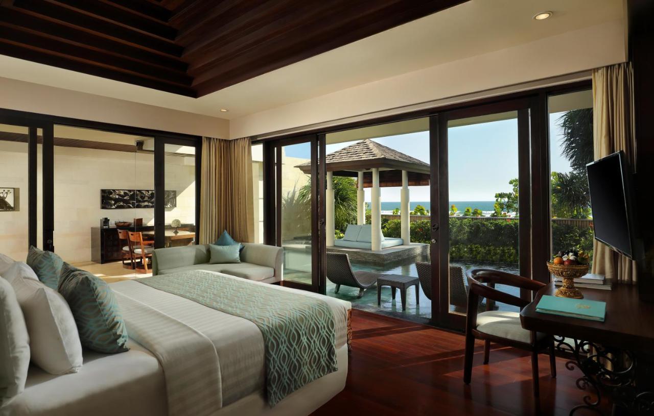 The Seminyak Beach Resort & Spa Екстер'єр фото A bedroom at the resort