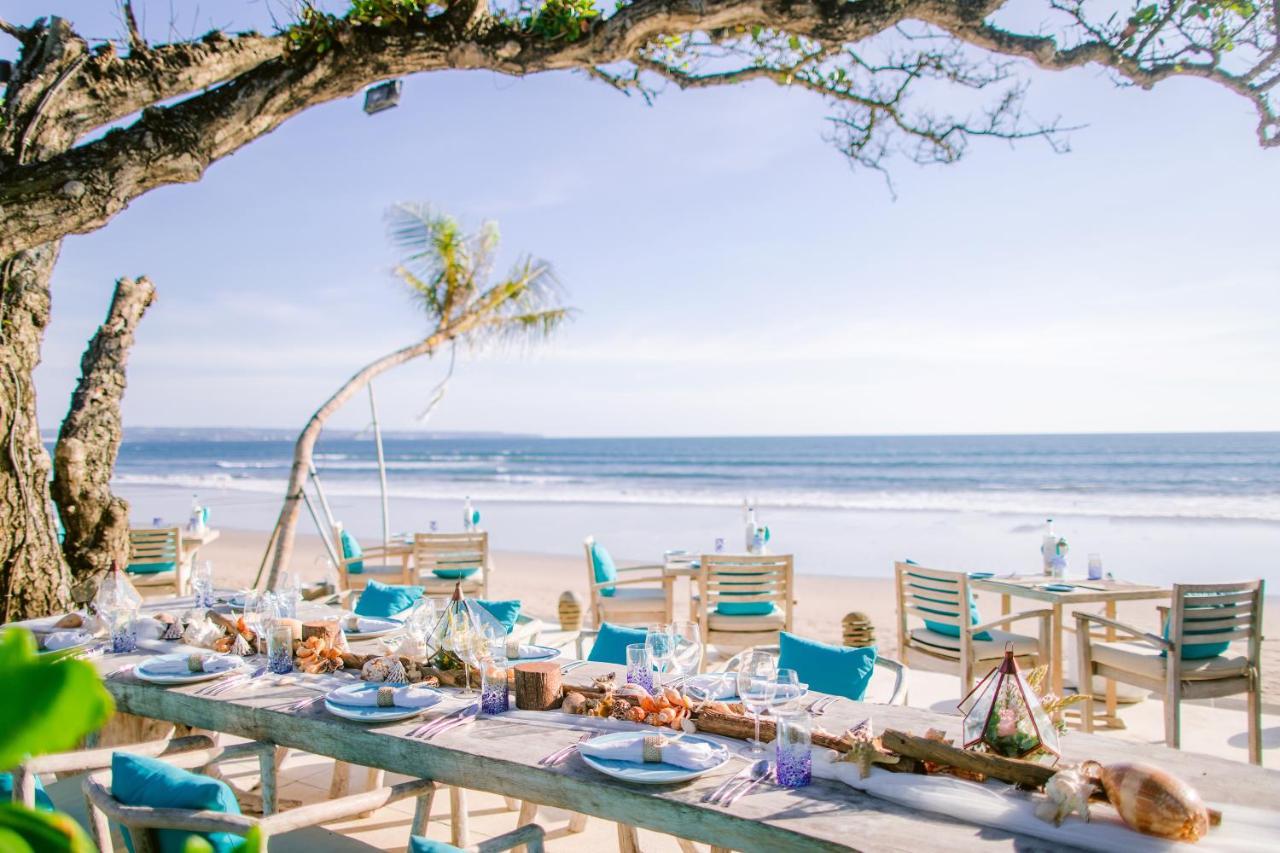 The Seminyak Beach Resort & Spa Екстер'єр фото Beachfront dining at the resort