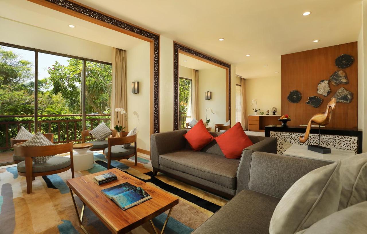 The Seminyak Beach Resort & Spa Екстер'єр фото Living room of a suite